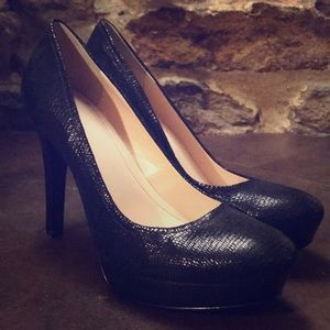 Calvin Klein Kendall 71/2 Black snake-like pumps